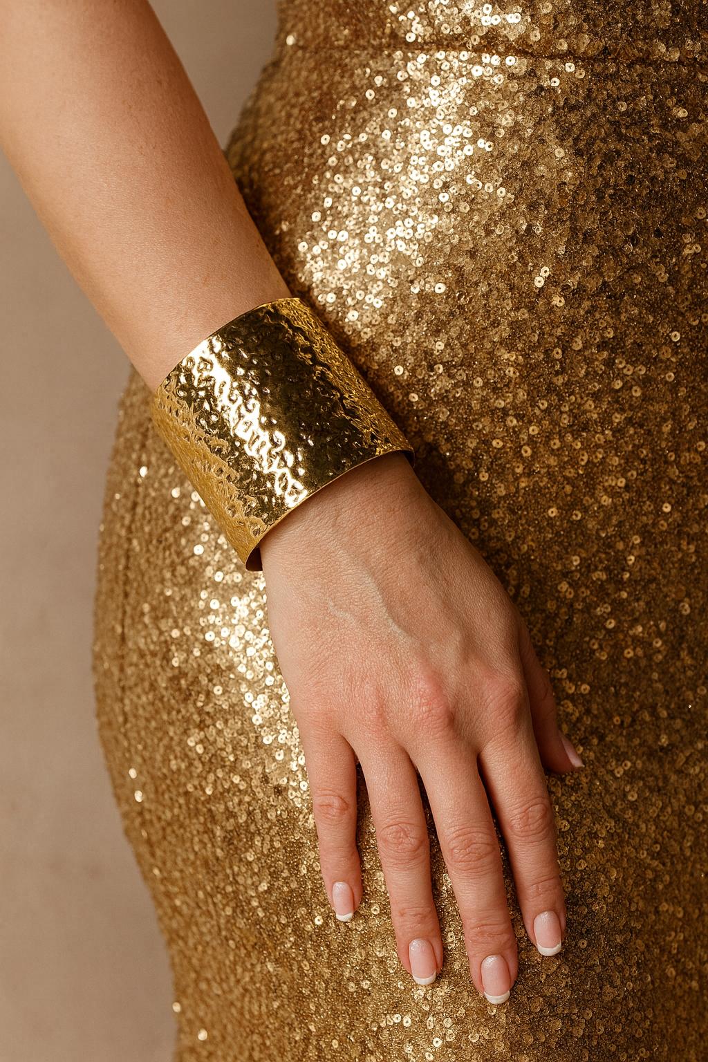 Manchettes dorée élégance
